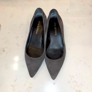 Via Spiga Gray Suede Pointed Toe Heels, Size 6